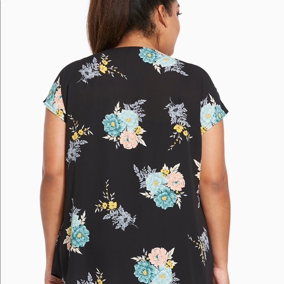 Torrid Floral Print Georgette Button Front Top -3X - Picture 2 of 5